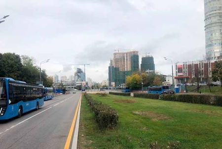 В Тропарево-Никулине демонтировали опасный мост-долгострой