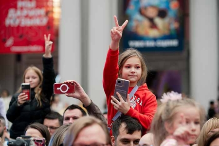 Телеканал СТС Kids наградил лучших блогеров премией «Супер Лайк Шоу»