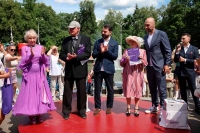 Самые возрастные танцоры приняли участие в вальсе-флэшмобе в Москве